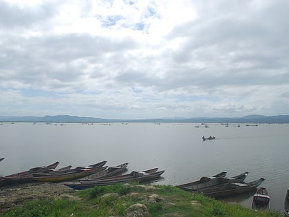 Lago Bato