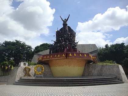 monumento del poder popular ciudad quezon
