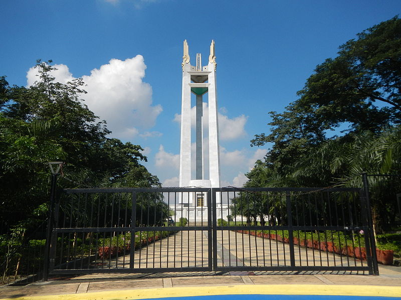 Círculo memorial a Quezon
