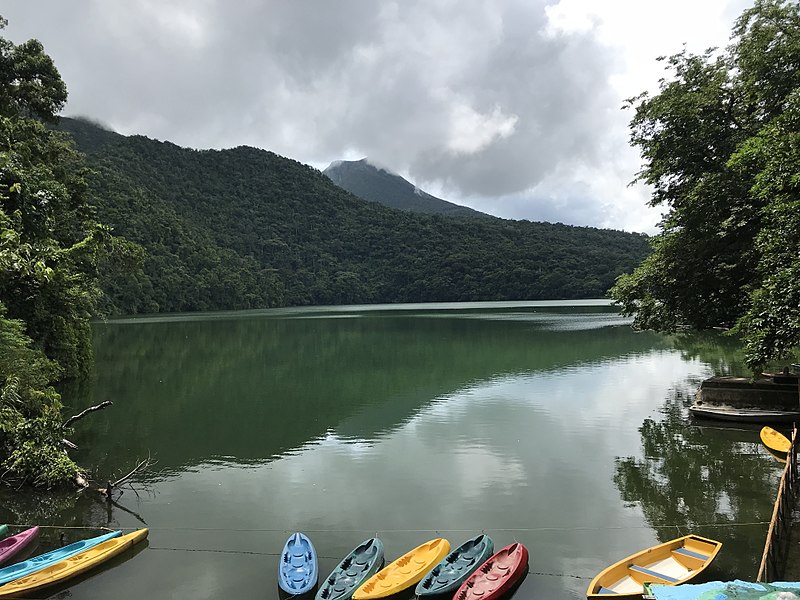 Lago Bulusán