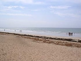 sandspit beach karaczi