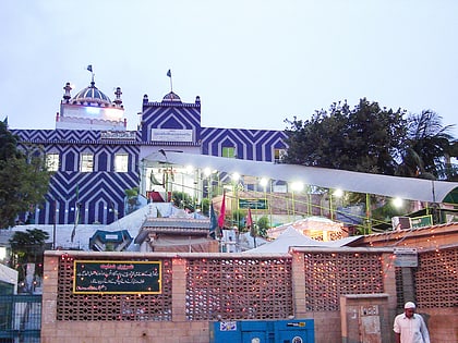 abdullah shah ghazi mausoleum karatschi