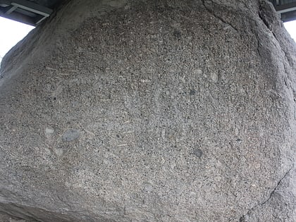 Edictos en roca en Mansehra