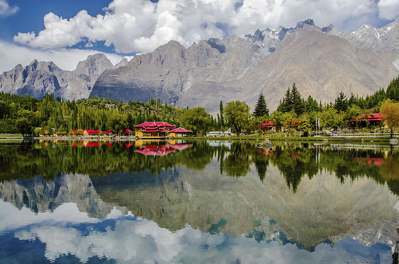 Lower Kachura Lake