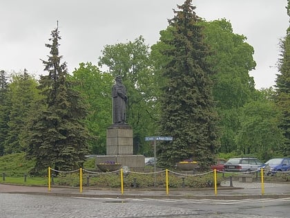 monumento a adam mickiewicz en gorzow wielkopolski
