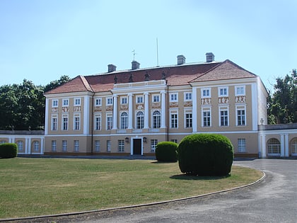 pawlowice palace