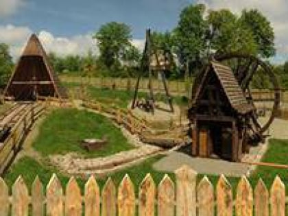 sredniowieczny park techniki zloty stok