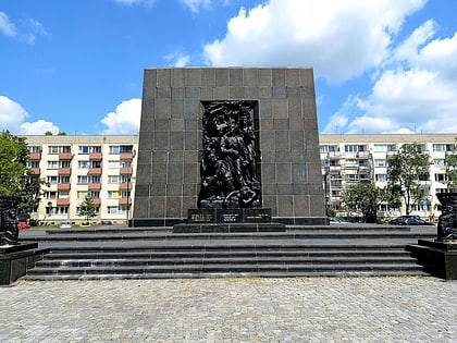monument aux heros du ghetto varsovie