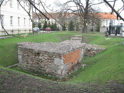 fundamenty zamku krolewskiego kalisz