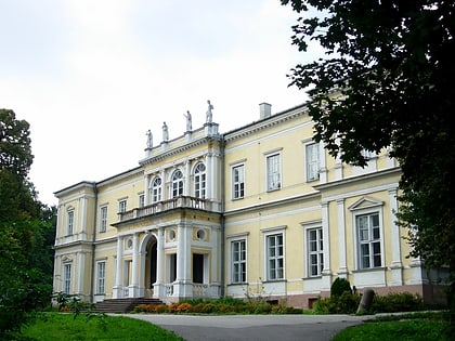 Zespół pałacowo-parkowy w Chrobrzu