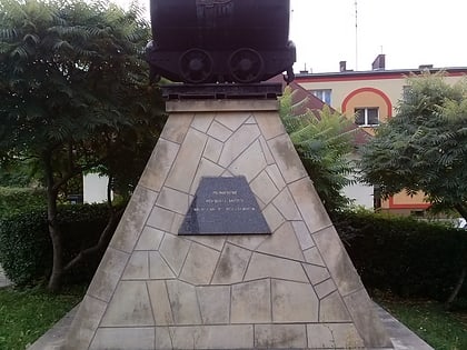 pomnik pionierow polskiej miedzi boleslawiec