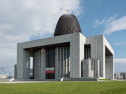 temple de la divine providence varsovie
