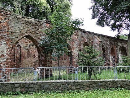 ruiny klasztoru augustianow