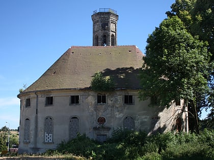 Kościól w częściowej ruinie