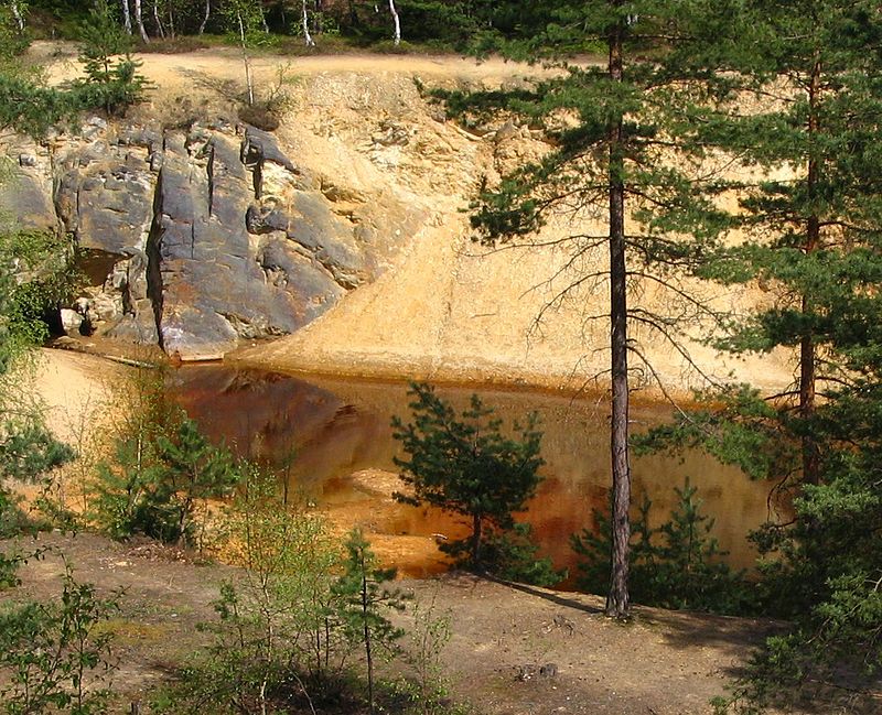 Colourful lakelets