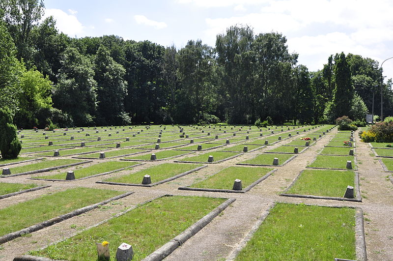 Cimetière-mausolée des combattants soviétiques de Varsovie