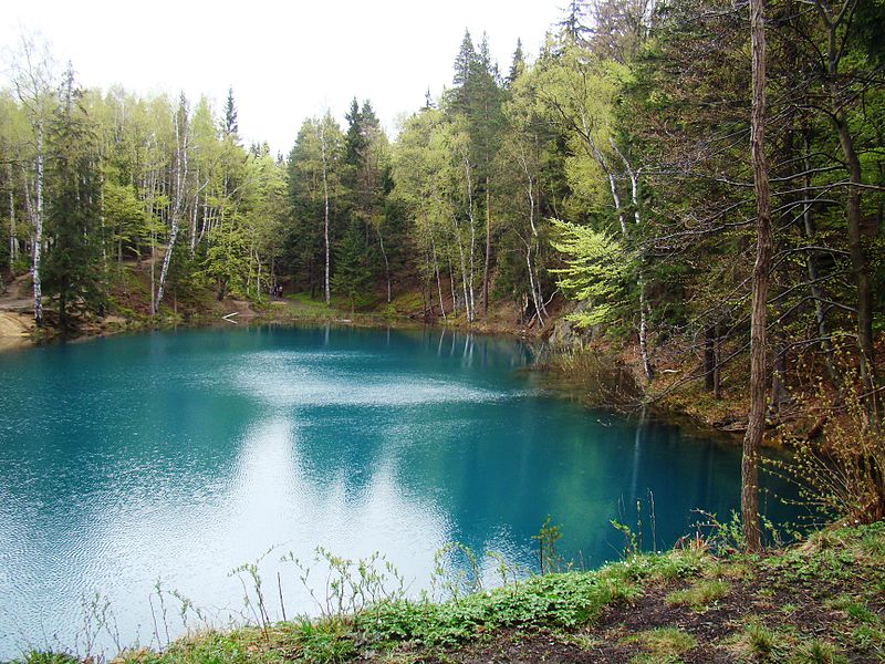 Colourful lakelets