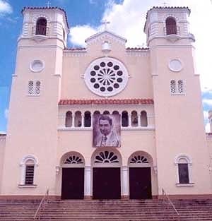 catedral del dulce nombre de jesus caguas