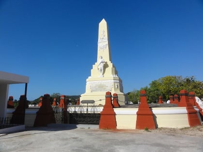 monumento a los heroes de el polvorin ponce
