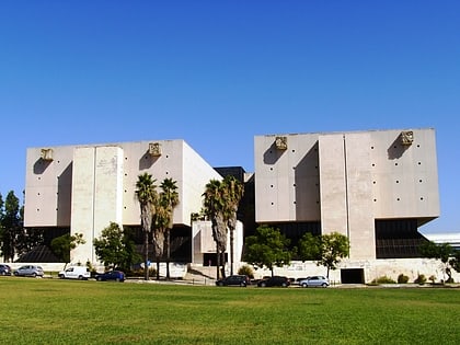 institut des archives nationales lisbonne