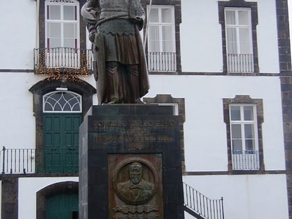 estatua de goncalo vaz botelho vila franca do campo