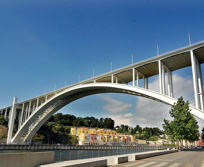 Arrábida Bridge