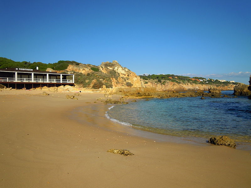 Praia dos Arrifes