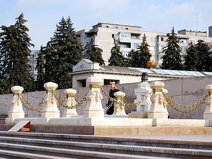 tomb of the unknown soldier bucarest