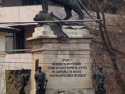 monument to the heroes of the engineer arm bukarest
