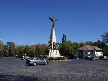 monument to the heroes of the air bucarest