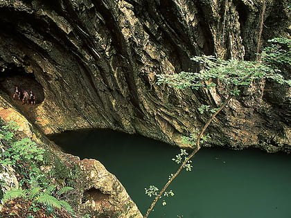 lake dracula parque nacional cheile nerei beusnita