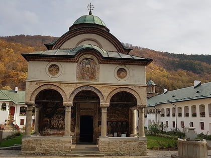 monasterio de cozia calimanesti