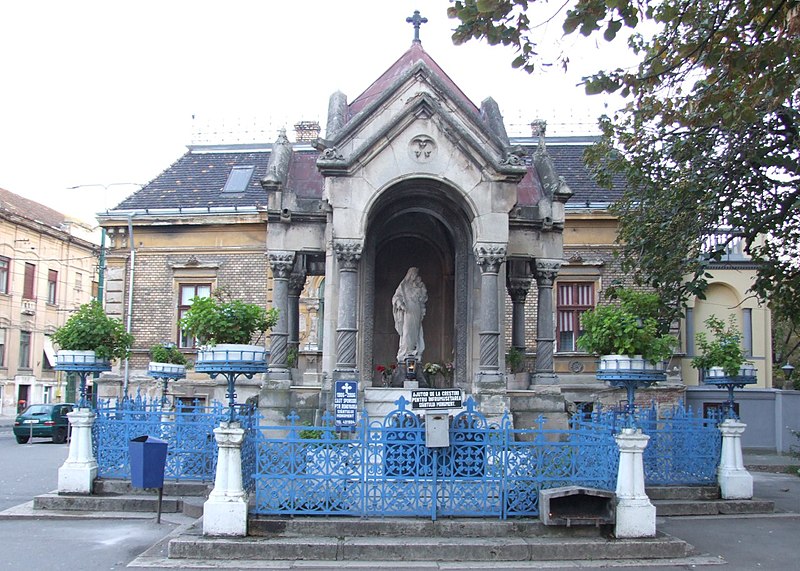 Statue der Heiligen Maria