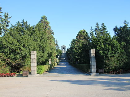 monument au heros inconnu du mont avala belgrade