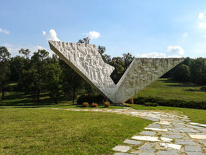 sumarice memorial park kragujevac