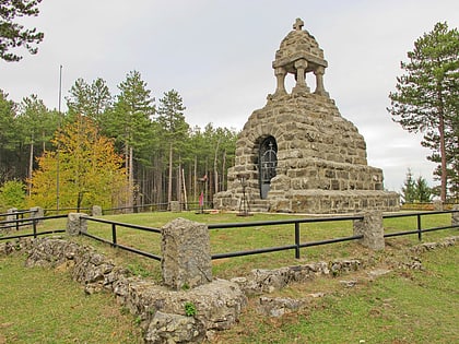 memorial ossuary mackov kamen