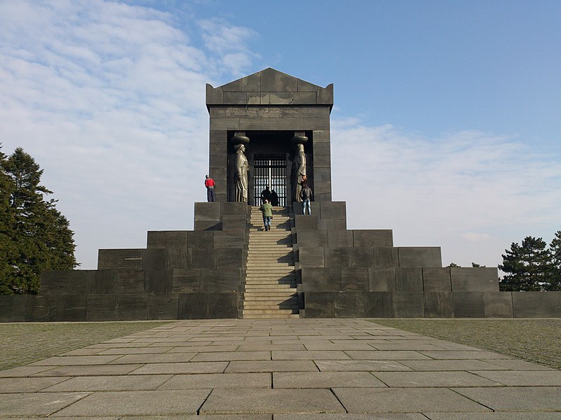 Denkmal des Unbekannten Soldaten auf dem Avala