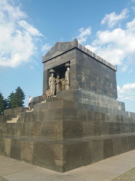 Monument au Héros inconnu du mont Avala
