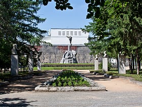 monument to the heroes of the revolution nowosybirsk