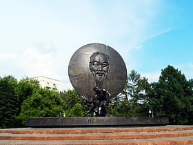 ho chi minh monument moscou