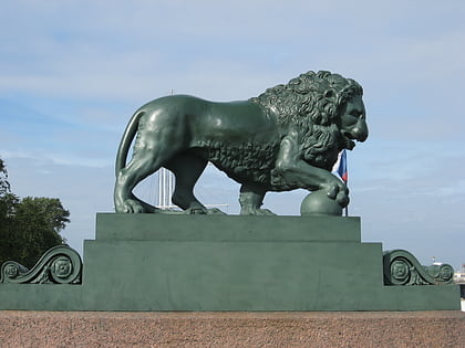 lions at the dvortsovaya pier saint petersbourg