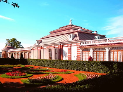 monplaisir palace petersburg