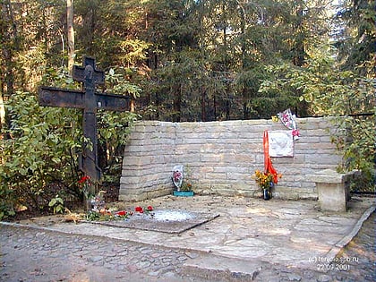 komarovsky cemetery saint petersburg