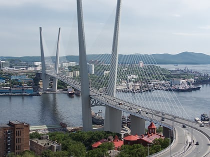most nad zlotym rogiem wladywostok