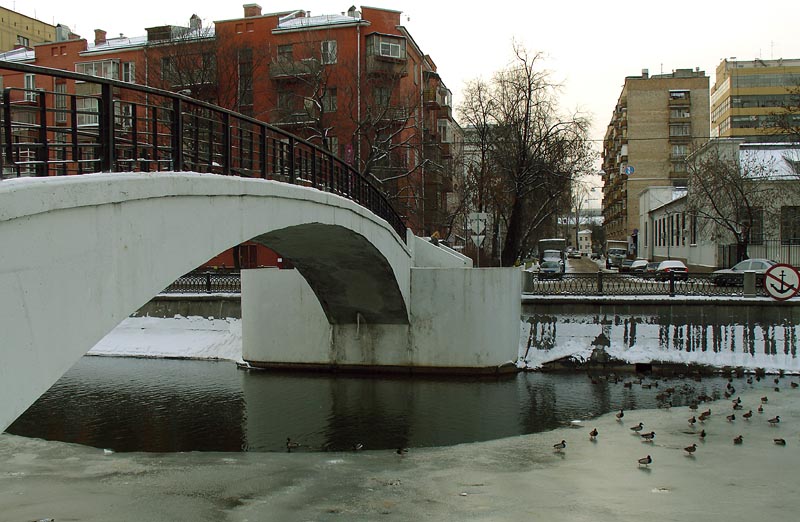 Zverev Bridge, Moscow