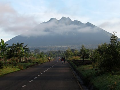 mount sabinyo volcanoes national park