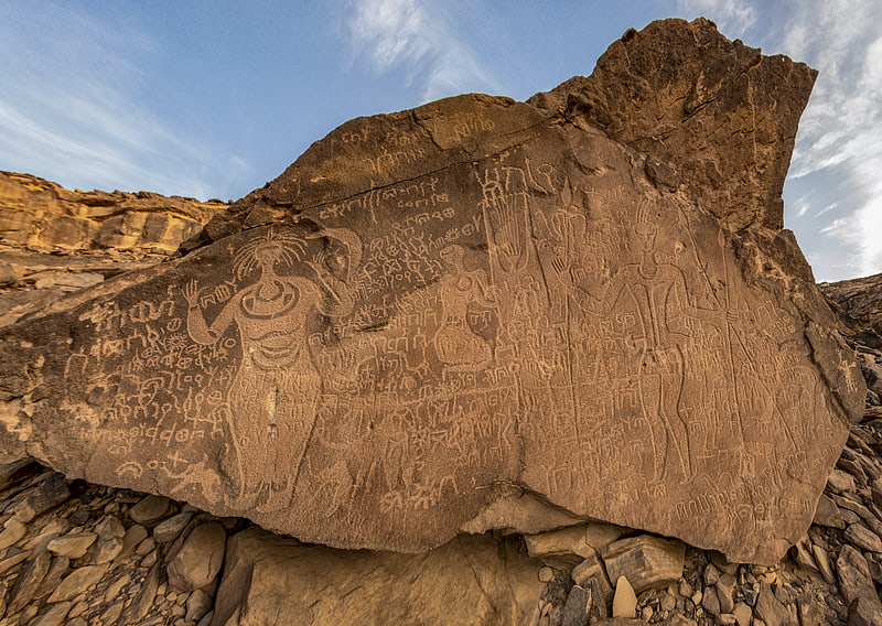 bir hima rock petroglyphs and inscriptions najran