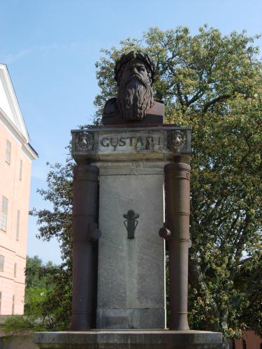 Sculptures of Swedish rulers