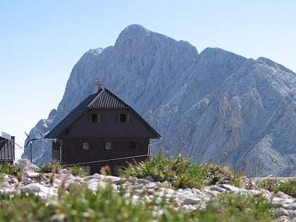 dom valentina stanica pod triglavom triglav national park