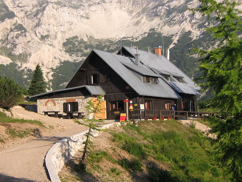 Poštarski dom na Vršiču